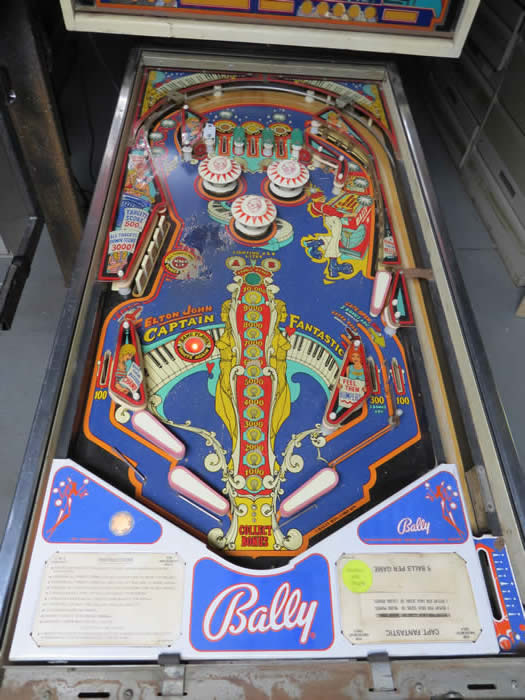 Captain Fantastic Pinball Machine